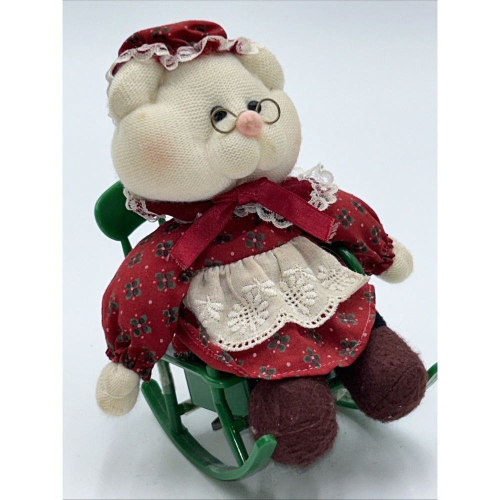 Vintage Musical Rocking Chair Sleeping Mrs. Bear Claus Moving 1988 Works